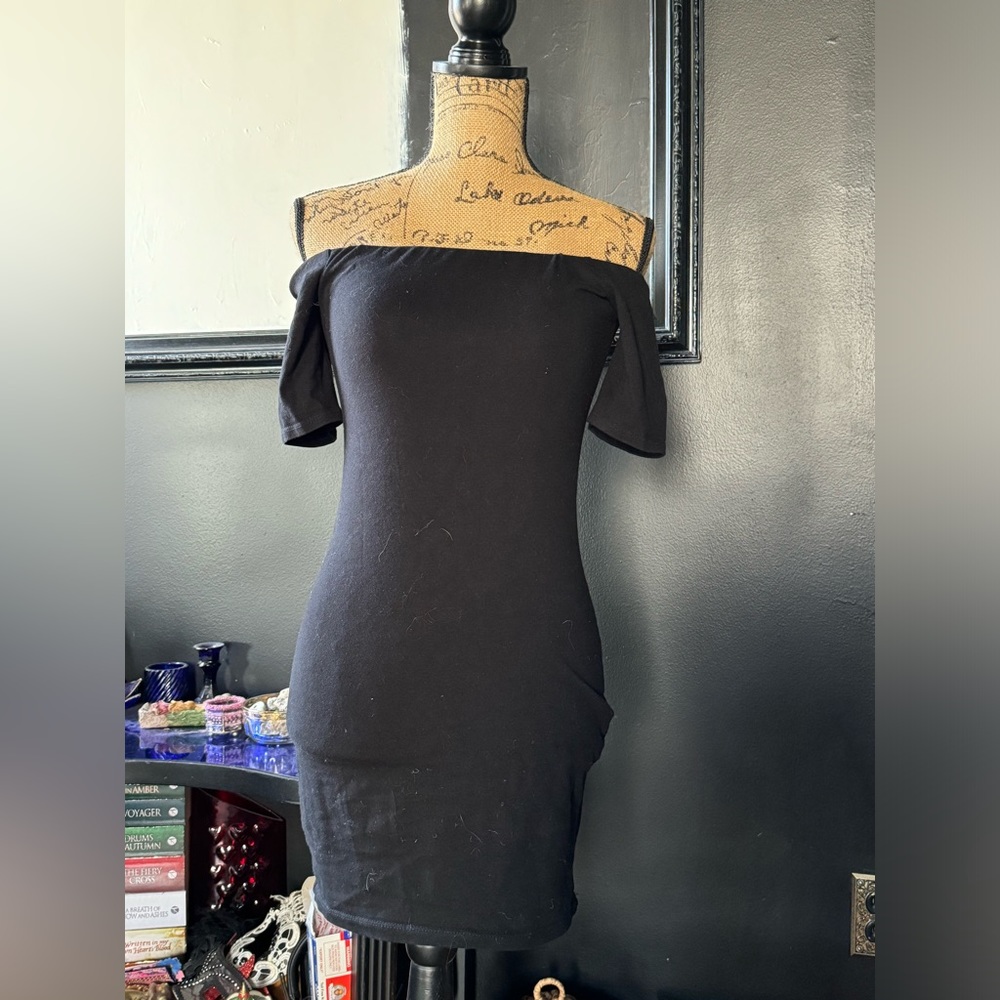 Vintage Charlotte Russe of the shoulder dress